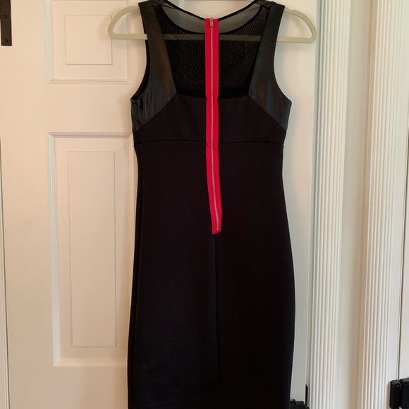 Nicole Miller Black Shift Dress Pink Zipper - Picture 3 of 4